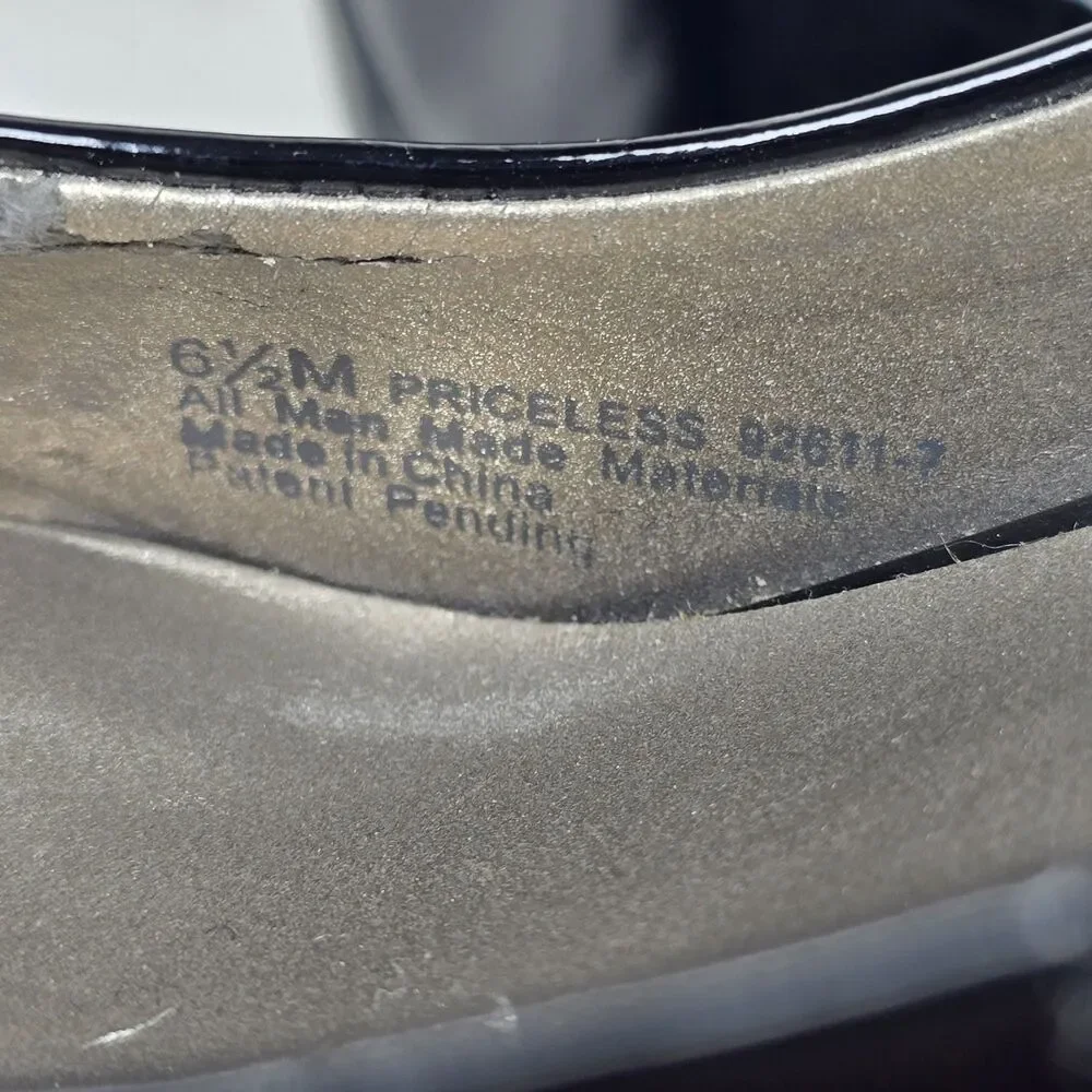 Carlos Santana Black Patent Leather Stiletto Heels Ruffle Classy 6.5 Priceless - Picture 7 of 8